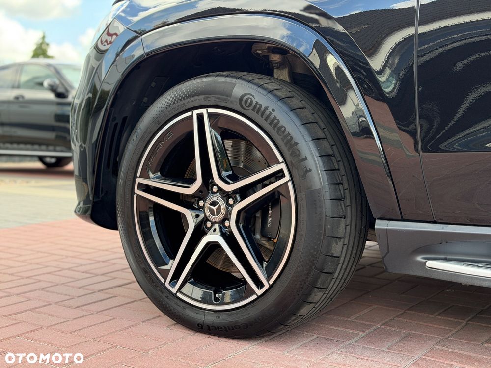 Mercedes-Benz GLS - 32