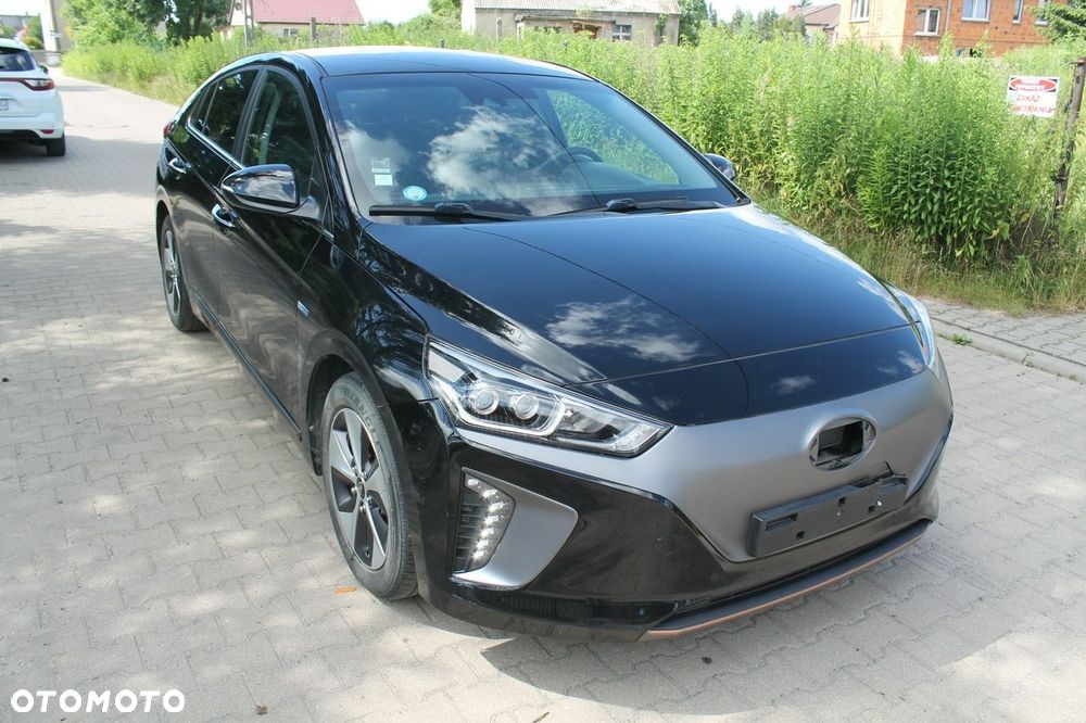 Hyundai IONIQ - 4