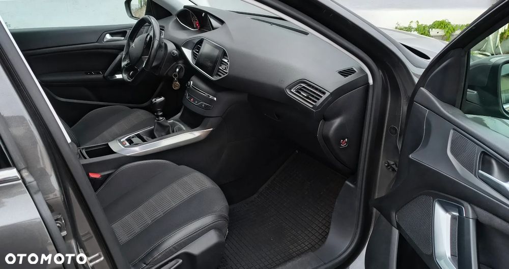Peugeot 308 1.2 PureTech Allure S&S - 7