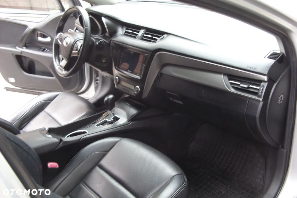 Toyota Avensis 1.8 Active MS - 9