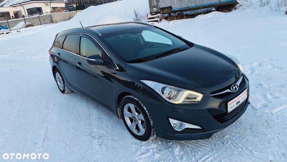Hyundai i40 Kombi blue 1.6 Family+ - 14