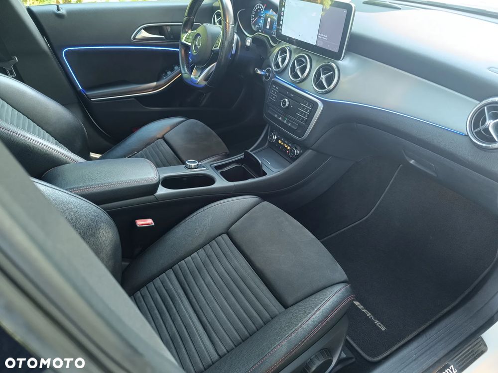 Mercedes-Benz CLA 200 7G-DCT AMG Line - 10
