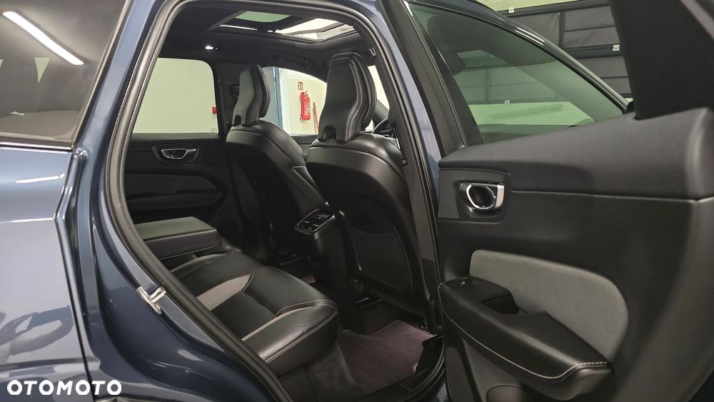 Volvo XC 60 B4 D AWD Ultimate Dark - 7