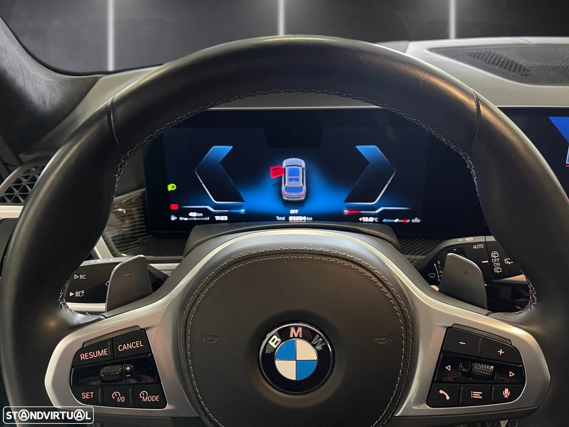 BMW X7 M M60i - 26
