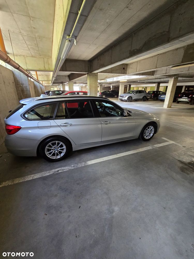 BMW Seria 3 320d - 24