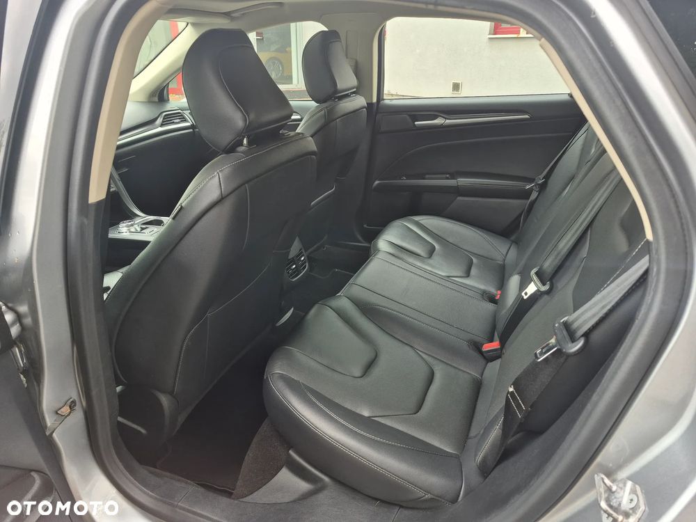 Ford Fusion 2.0 EcoBoost Titanium - 12
