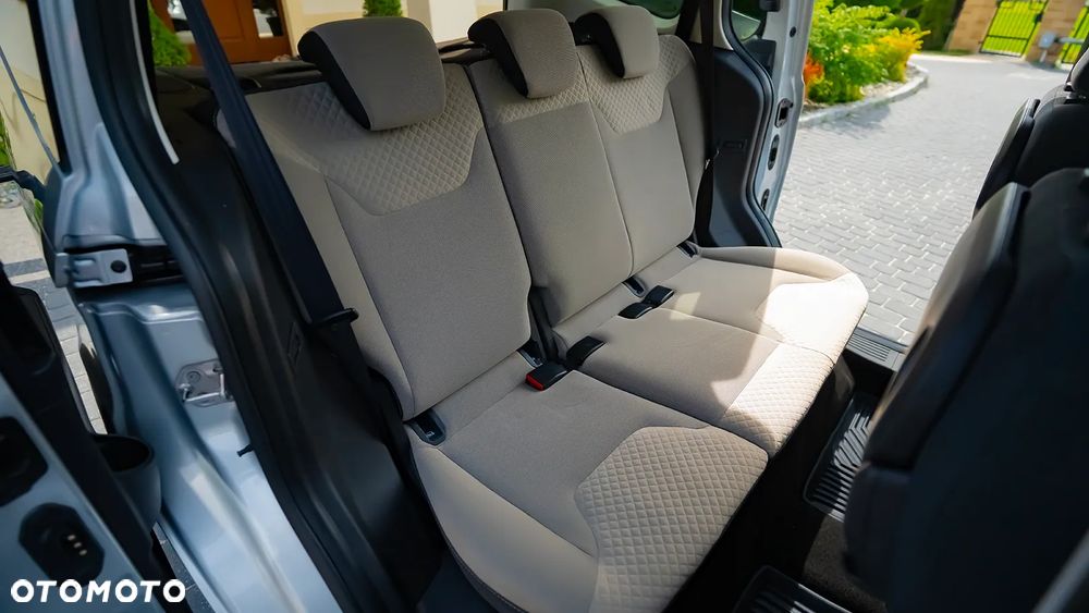 Ford Tourneo Courier 1.5 TDCi S&S Ambiente - 21