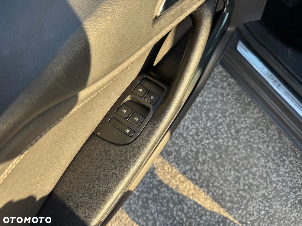 Opel Zafira Tourer 2.0 CDTI Innovation - 24