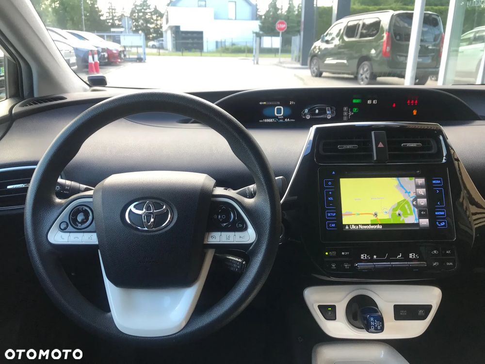 Toyota Prius 1.8 Hybrid Premium - 22
