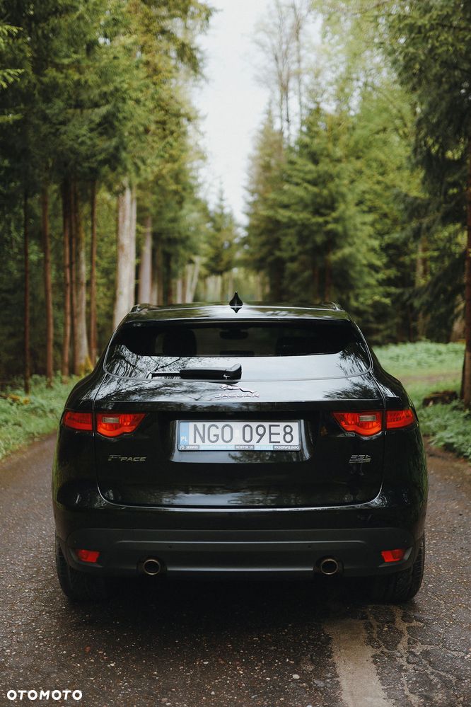 Jaguar F-Pace 25t AWD Prestige - 4