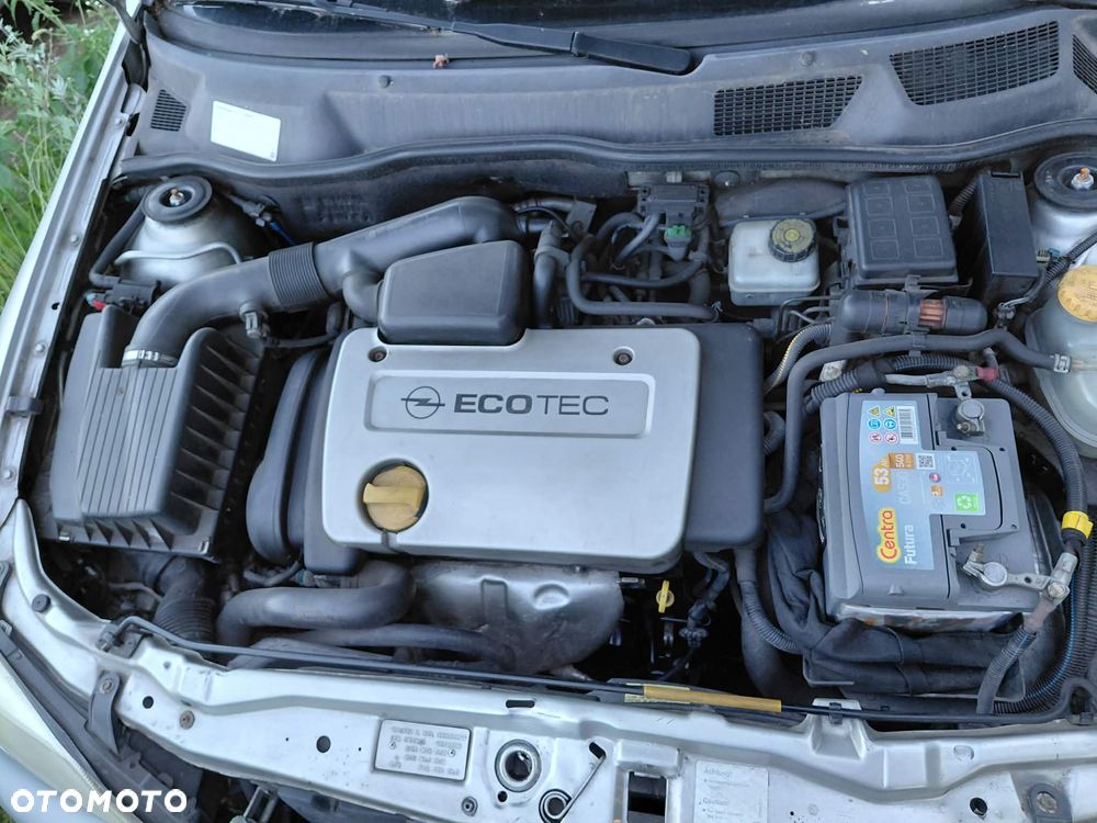 części OPEL ASTRA II G 1.4 16V benzyna 1999r. kombi SILNIK - 1