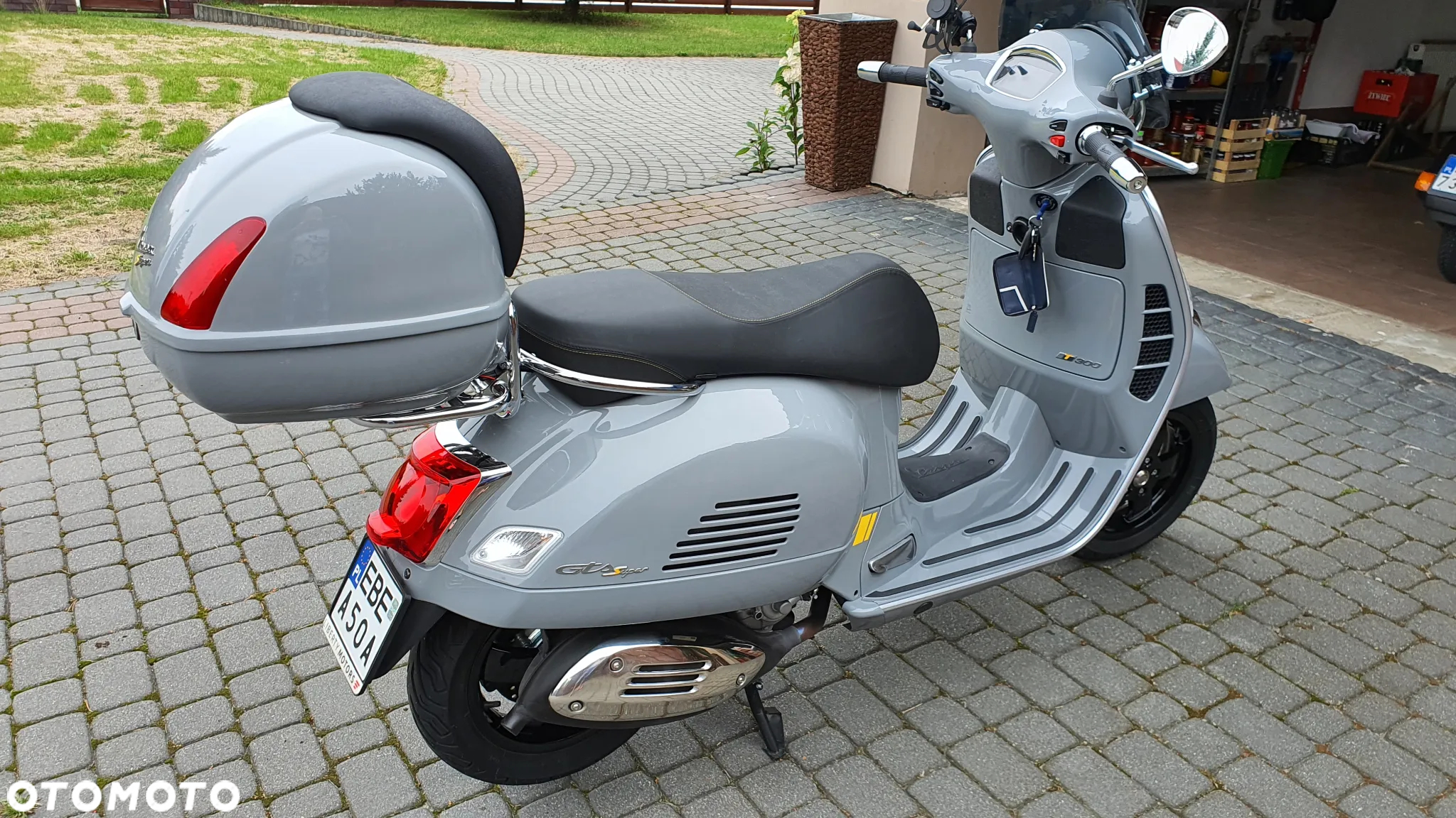 Piaggio Vespa - 2
