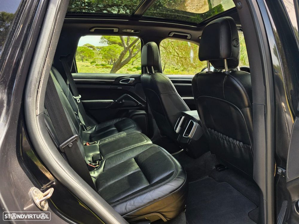 Porsche Cayenne S E-Hybrid - 16