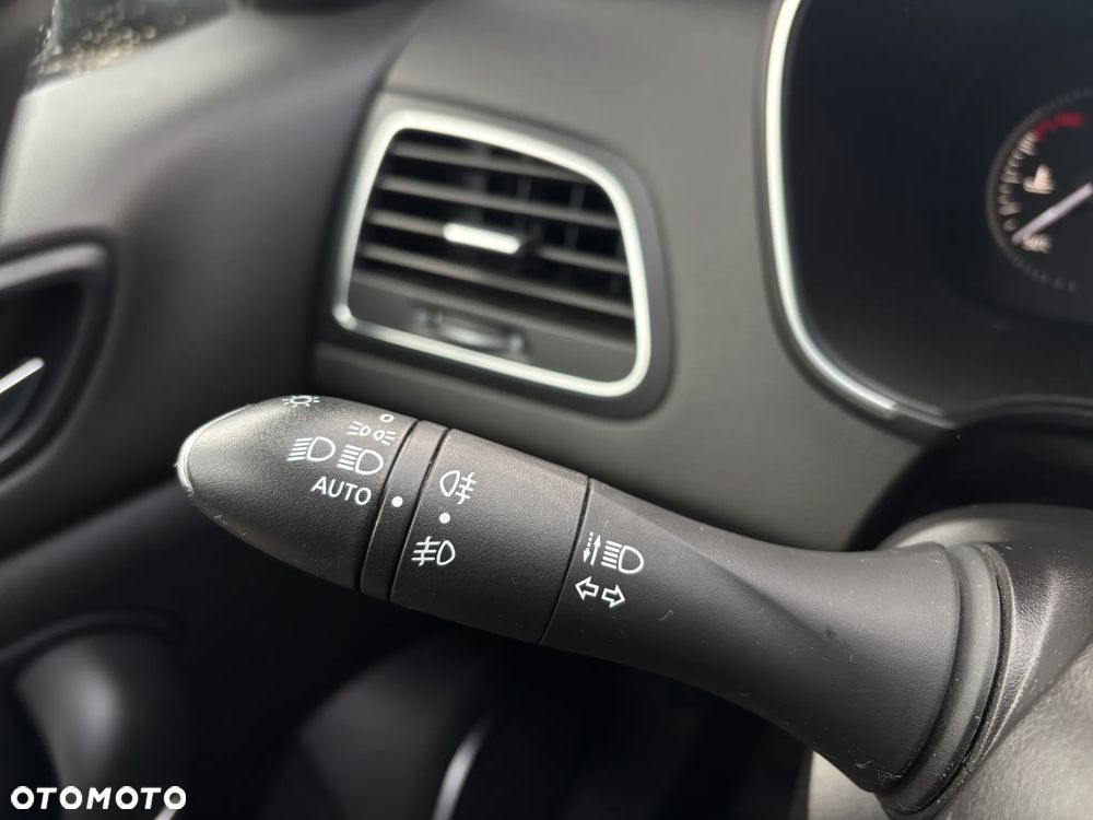 Renault Megane 1.3 TCe FAP Intens - 16