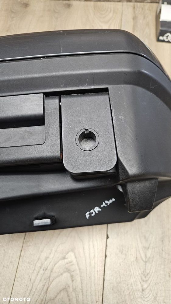 Kufer lewy Yamaha FJR 1300 / Tracer 900 - 16