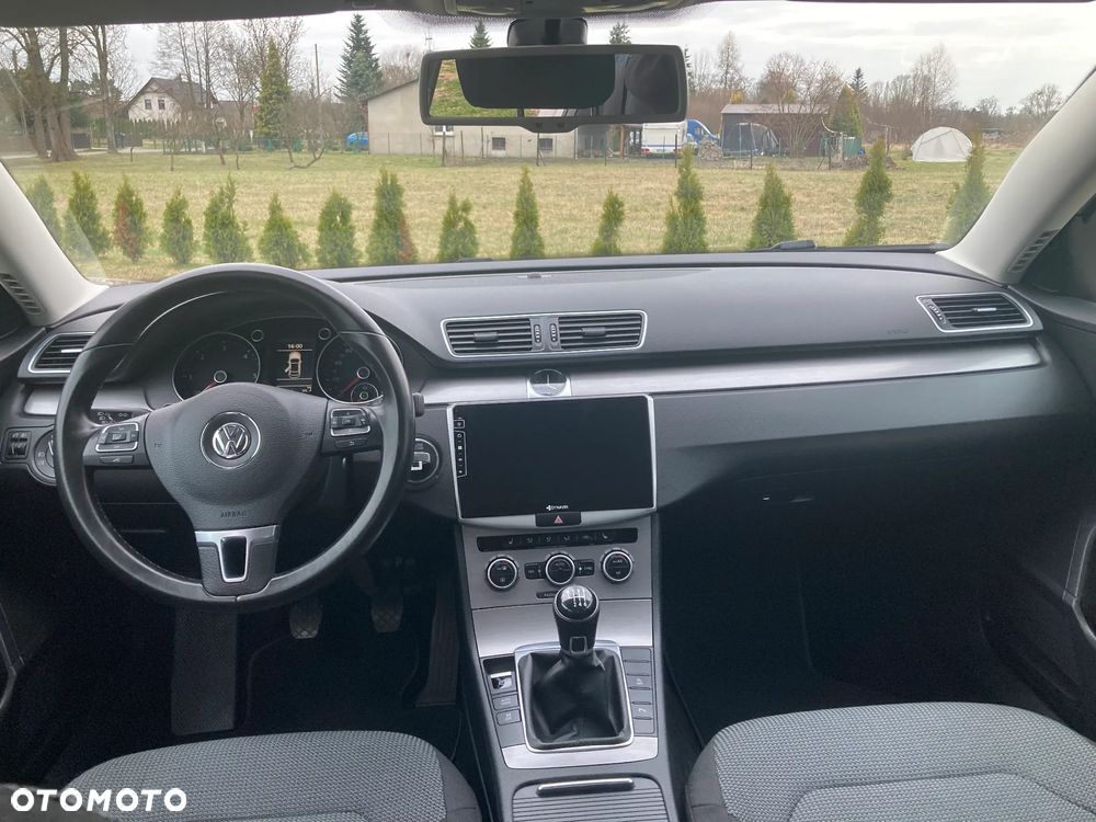 Volkswagen Passat 2.0 TDI DPF BlueMotion Technology Highline - 10