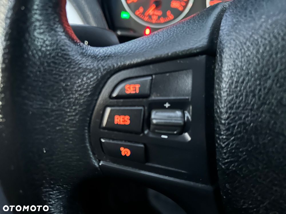 BMW Seria 1 118d Sport Line - 32