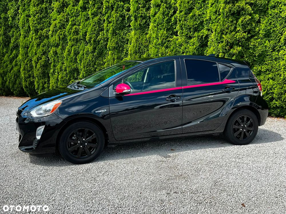 Toyota Prius Hybrid - 2