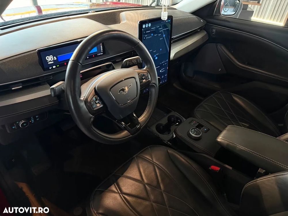 Ford Mustang Mach-E PREMIUM - 3