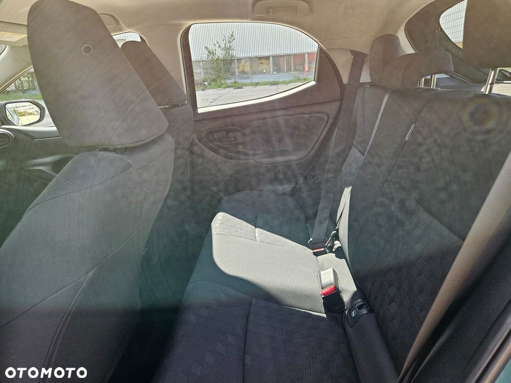 Toyota Yaris - 10