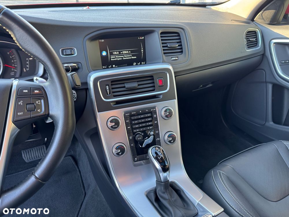 Volvo S60 T5 AWD Geartronic Summum - 32