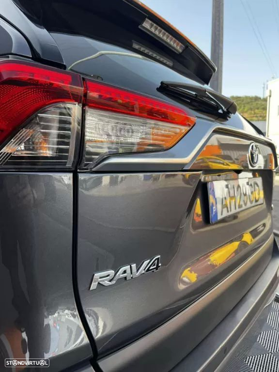 Toyota RAV4 2.5 HDF Comfort - 23