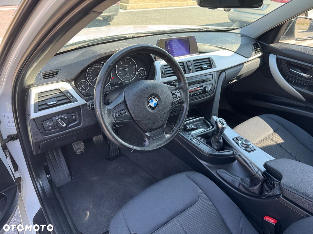 BMW Seria 3 318d DPF - 16