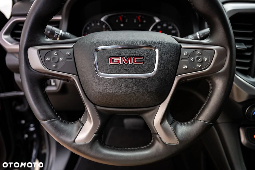 GMC Acadia - 19