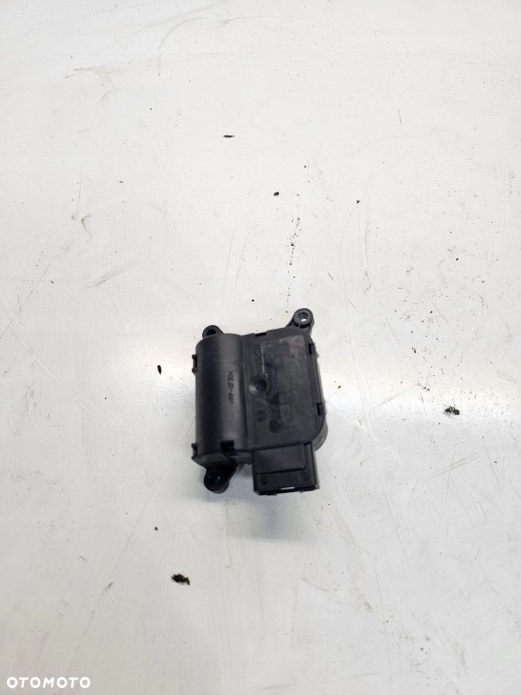 SILNICZEK NAGRZEWNICY AUDI A4 B6 B7 8E1820511A - 2
