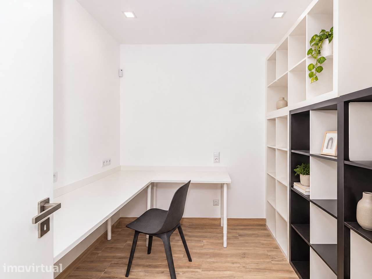 Moradia T2+1 totalmente remodelada com jardim privativo na Graça - Grande imagem: 4/30