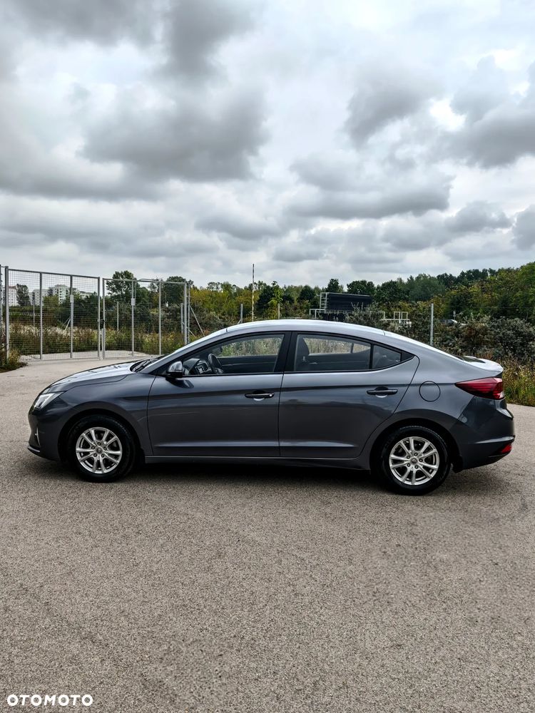 Hyundai Elantra 1.6 Classic Plus - 5
