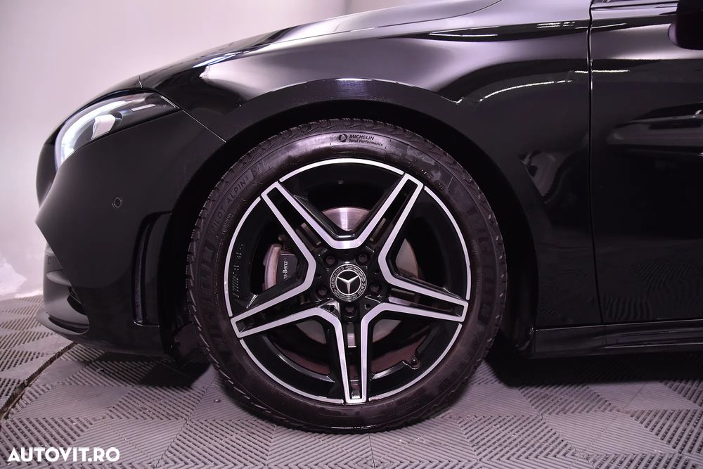 Mercedes-Benz A 180 7G-DCT AMG Line - 13