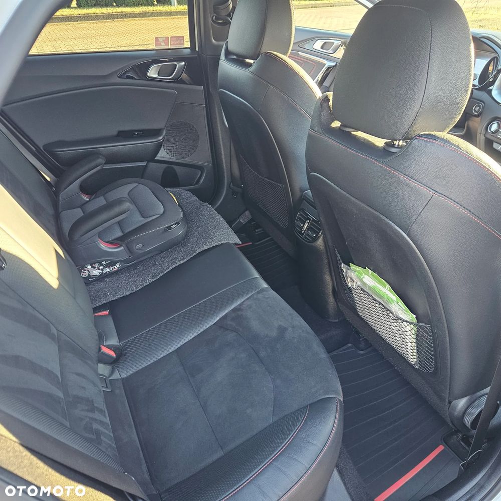 Kia ProCeed 1.6 T-GDI GT DCT - 10