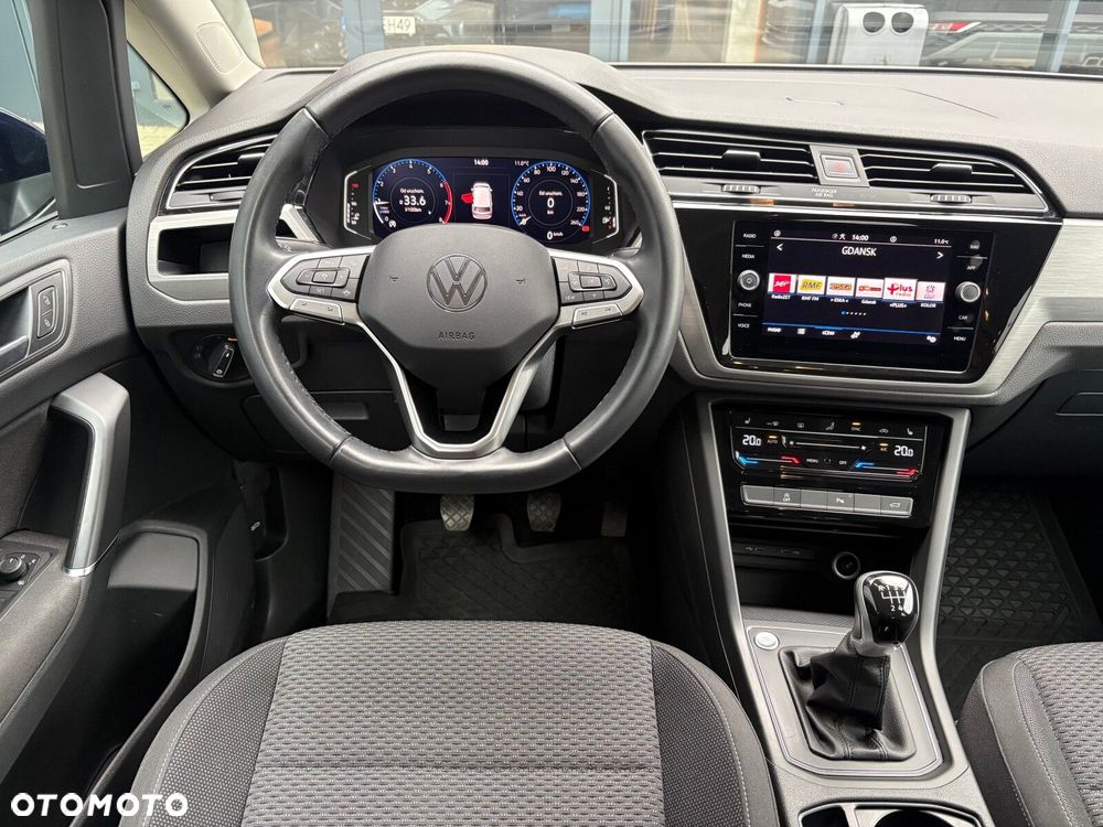 Volkswagen Touran - 11