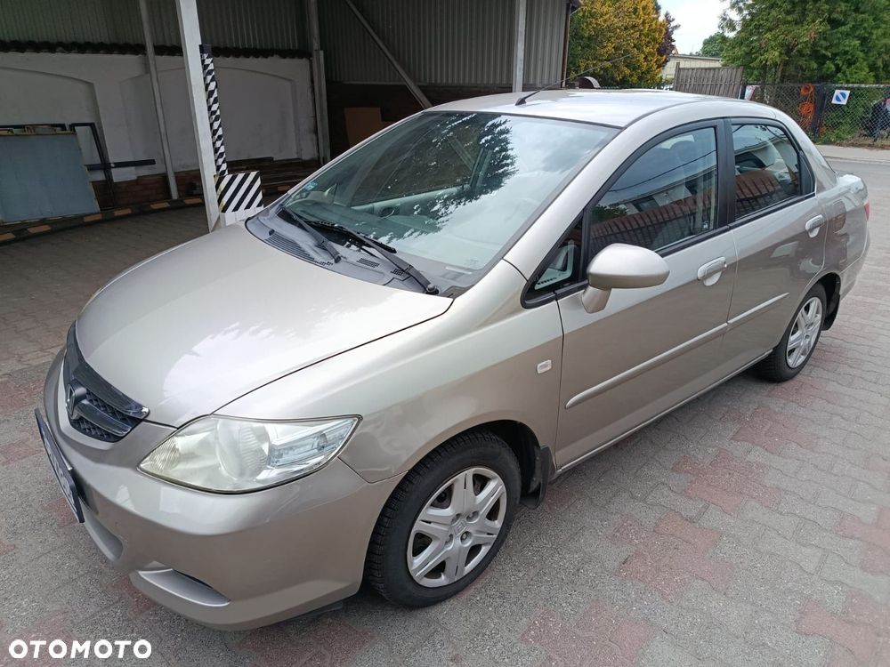 Honda City 1.4 Comfort - 1