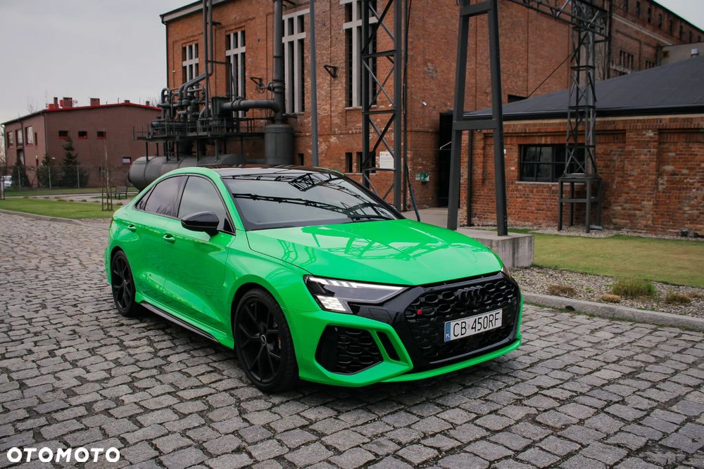 Audi RS3 Limousine - 1