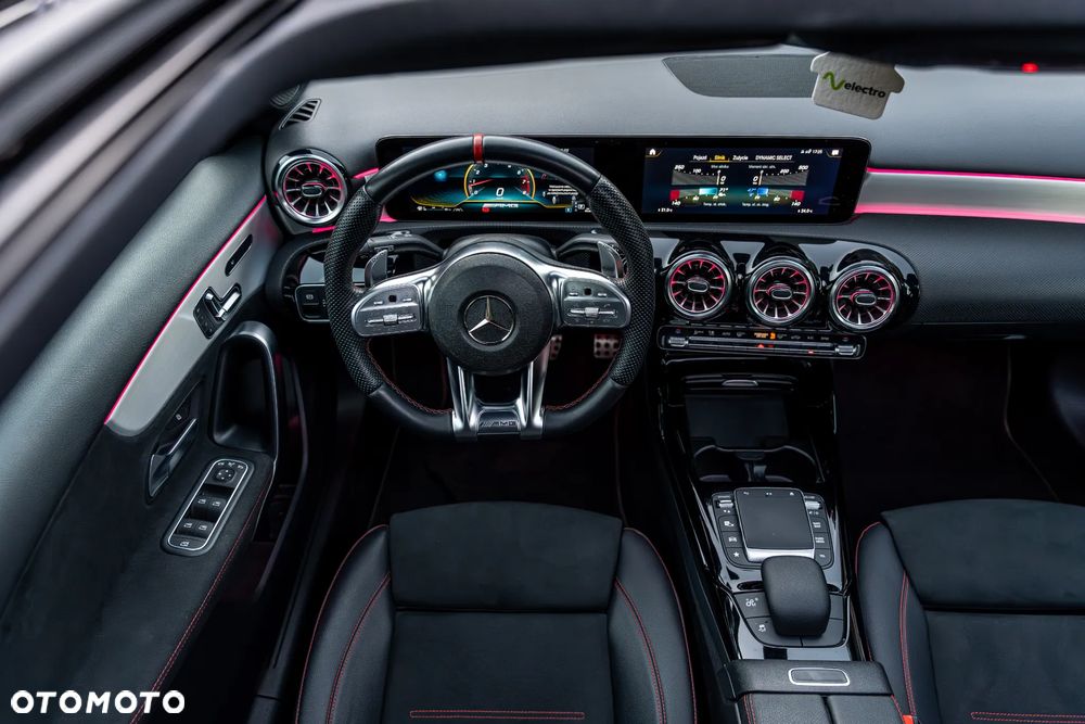 Mercedes-Benz Klasa A 35 AMG 4-Matic 7G-DCT - 25