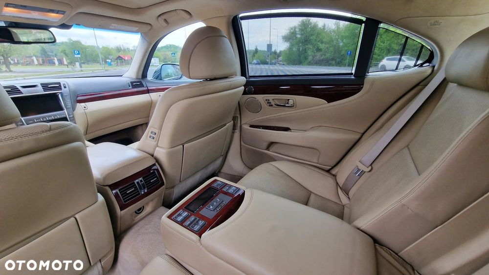 Lexus LS 460 Prestige - 14