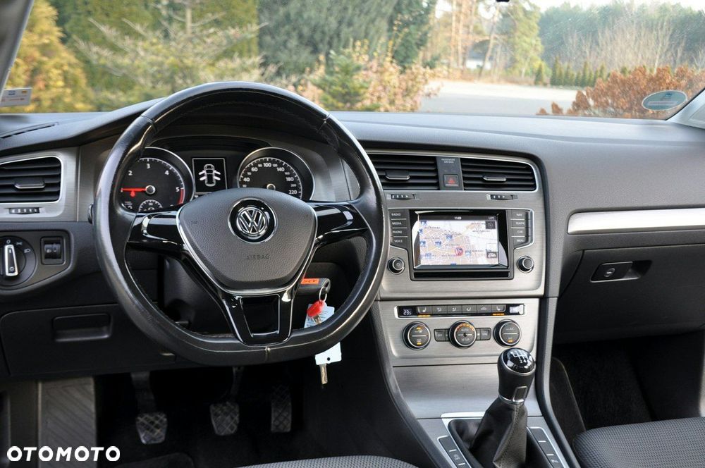 Volkswagen Golf - 29