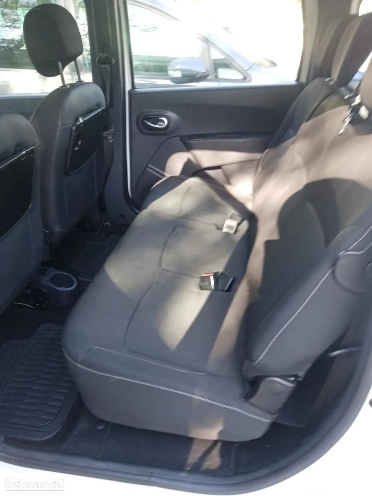 Dacia Lodgy 1.5 dCi Confort 7L - 9