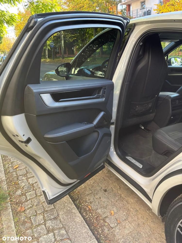 Porsche Cayenne S E-Hybrid PHEV - 5