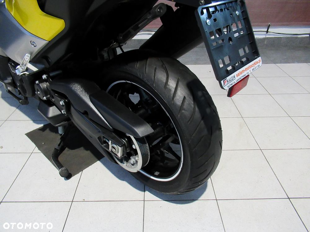 Yamaha Tmax - 23