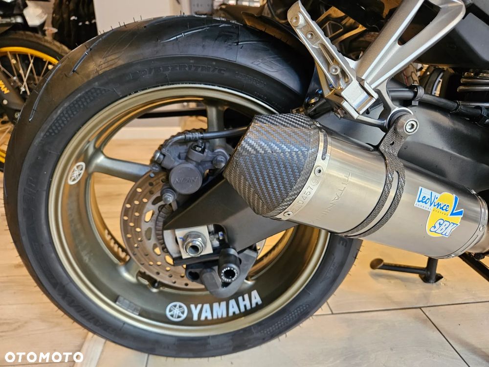 Yamaha FZ - 19