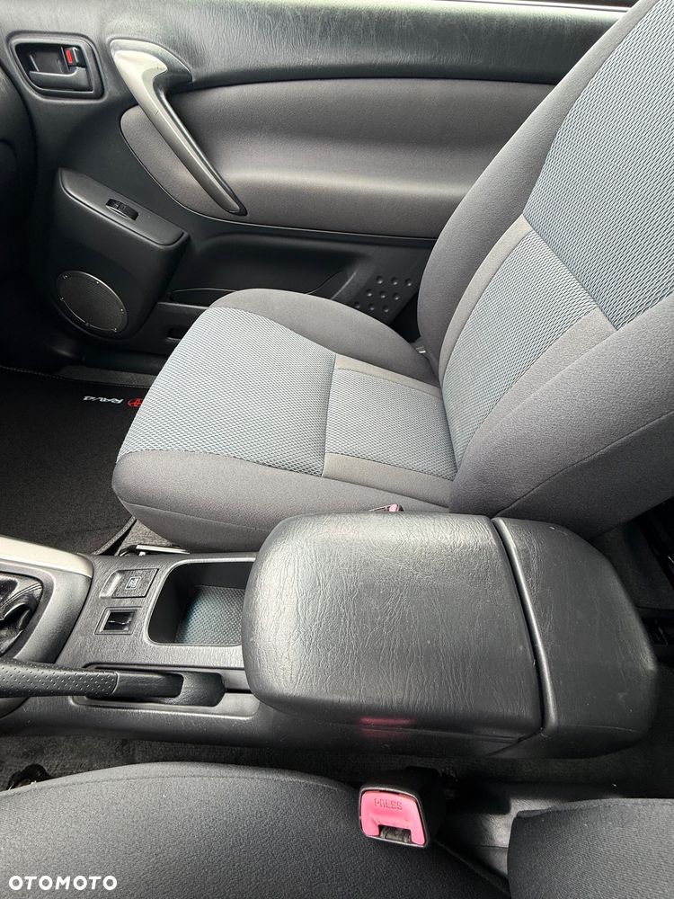 Toyota RAV4 - 14