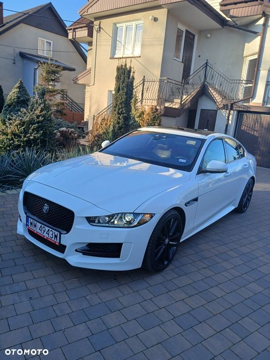 Jaguar XE 25t R-Sport - 5