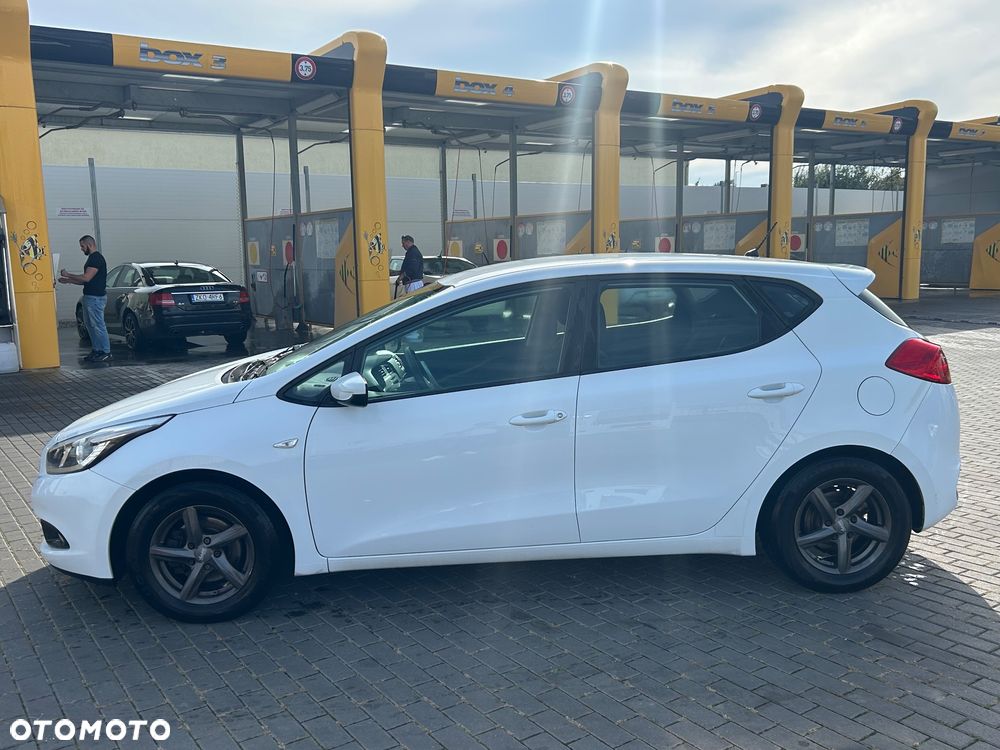 Kia Ceed - 4