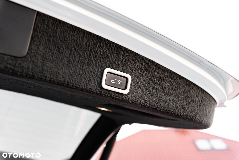 Volvo XC 60 T6 AWD R-Design - 23