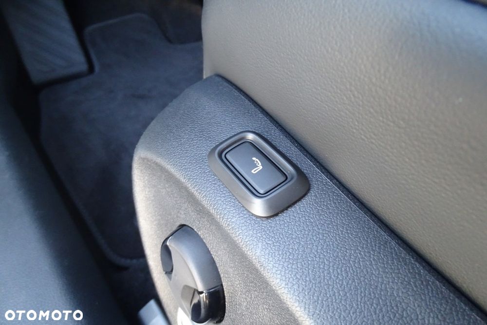 Volkswagen Passat 2.0 TDI SCR Style DSG - 22