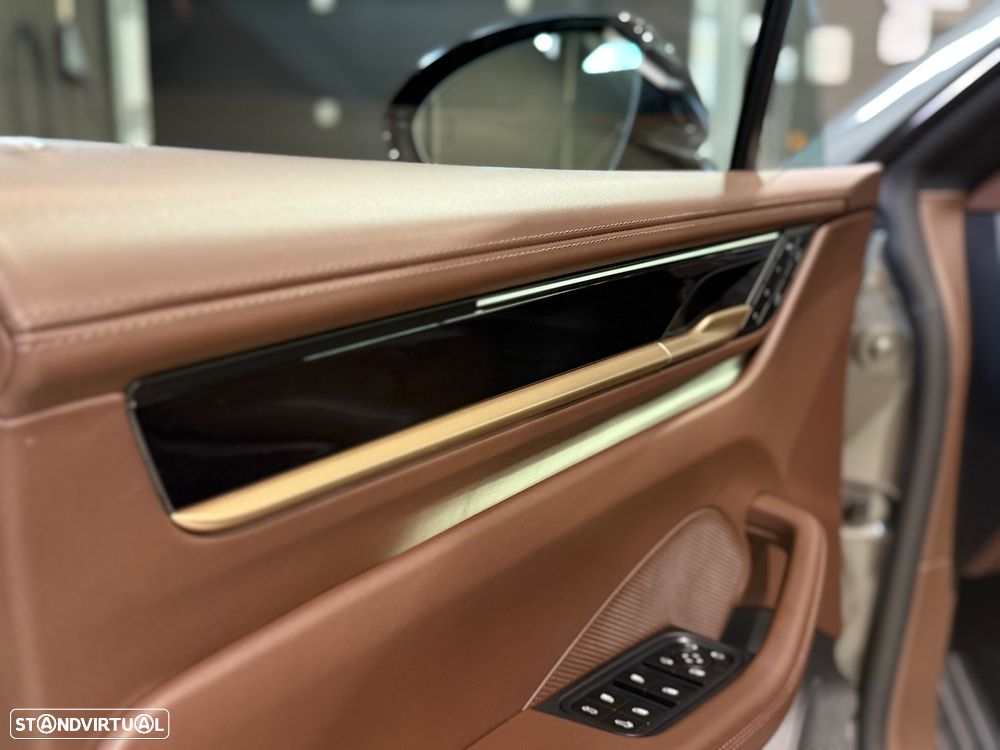 Porsche Macan Electric 4 - 33