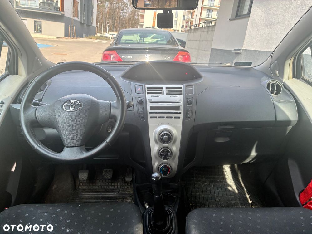 Toyota Yaris 1.3 Blue - 6